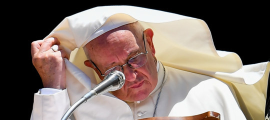 Francesco cambia passo. Via gli ecclesiastici che invece dei deboli difendono chi li opprime