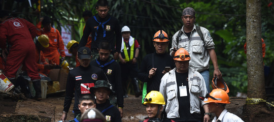 Thailandia: fuori tutti i ragazzi, nella grotta resta ancora solo l'allenatore