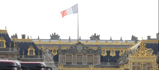 Francia: l'Assemblea toglie la parola 'razza' dalla Costituzione