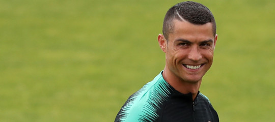 Cristiano Ronaldo ha firmato con la Juve? Un'analisi grafologica