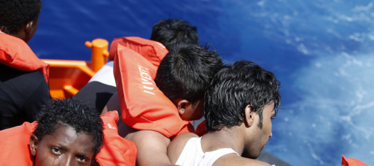 Migranti: affonda a Cipro barcone con 160 a bordo, 16 morti
