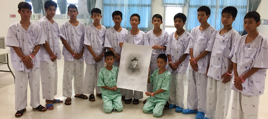 ragazzi thailandia wild boars caverna