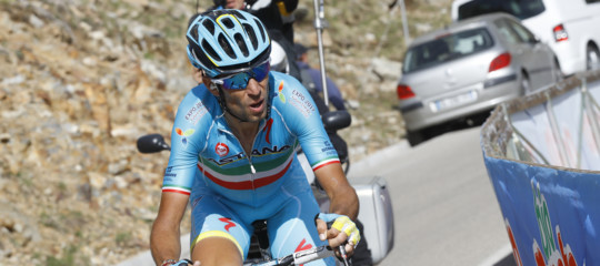 Nibali si ritira dal Tour de France per una frattura a una vertebra