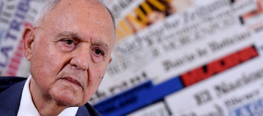 Il ministro Savona è indagato a Campobasso per usura bancaria
