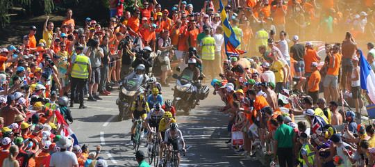 Tour nibali divieto usare fumogeni