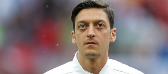 Calcio: Ozil lascia la nazionale tedesca e parla di"razzismo"