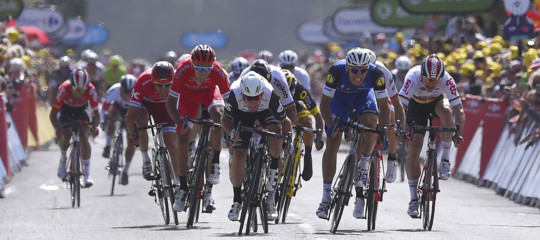 Tour: tappa sospesa temporaneamente per lancio lacrimogeni