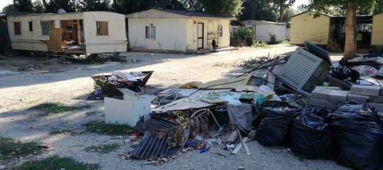 Al via sgombero campo nomadi a Roma, Salvini "legalità prima di tutto"