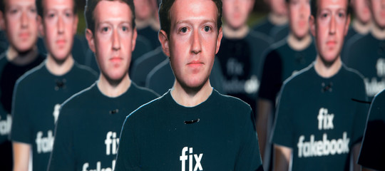 Facebook crollo milione Europa