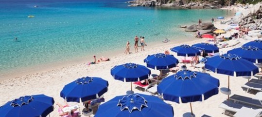 Spiagge sicure, Salvini: 2 milioni ai Comuni, basta con gli abusivi