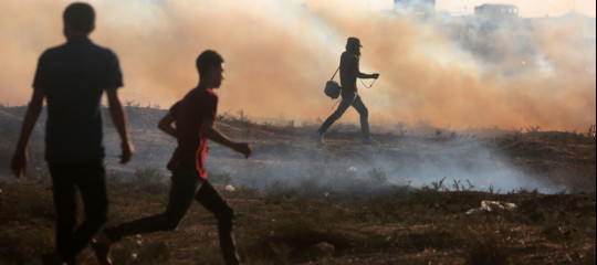 Scontri a Gaza, ucciso palestinese di 14 anni