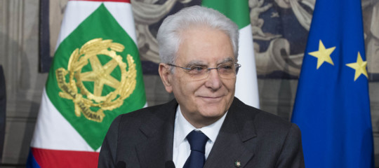 Il presidente arbitro fischia la fine del primo tempo
