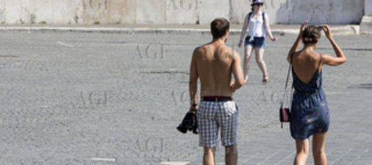Caldo: da domani ondata di calore, mercoledì bollino rosso in 8 città