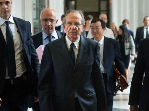 Padoan, "Eurozona a un bivio" "E' a rischio la tenuta sociale"