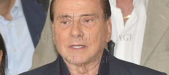 Berlusconi ha lasciato il San Raffaele: "Sto bene, tutto a posto"