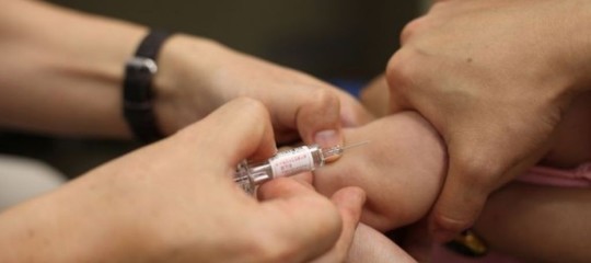 L'obbligo vaccinale per l'iscrizione a scuola slitta di un anno