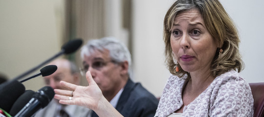 Il rinvio dell'obbligo vaccinale fa arrabbiare i medici. Anche del M5s