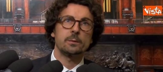 Strade killer, Toninelli: "Tecnologie sui Tir per formare gli autisti"