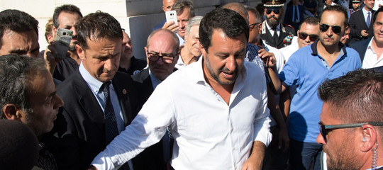 Famiglia, Salvini: "Stop a genitore 1 e 2, si torna a padre e madre"