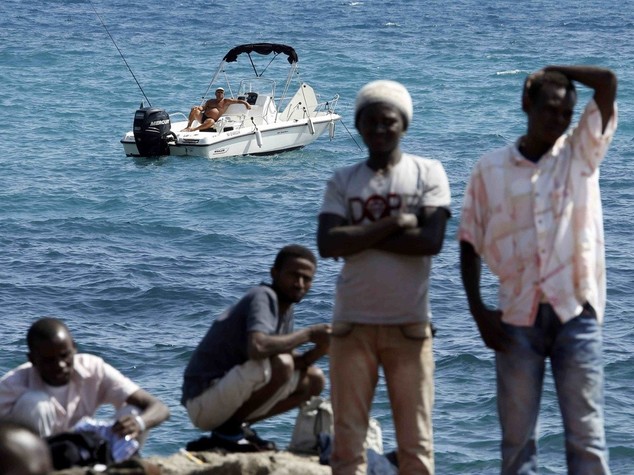 Ungheria, muro anti-immigrati. Salvini attacca Papa Francesco