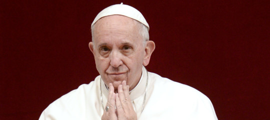 Papa Francesco sui preti pedofili, "vergogna per aver abbandonato i piccoli"
