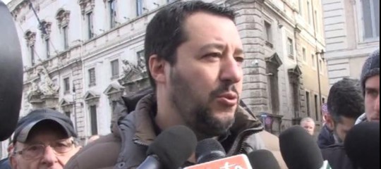 Salvini replica a Macron: "Non dia lezioni e spalanchi le frontiere"