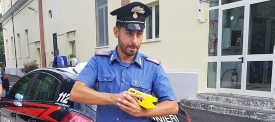 taser pistola elettronica salvini