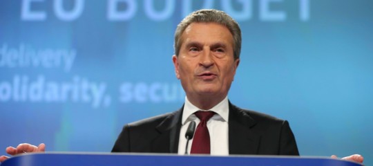 Oettinger: l'Italia non è un pericolo per l'Europa
