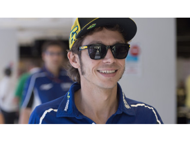 Motomondiale: Rossi, "spero che Lorenzo resti in Yamaha"