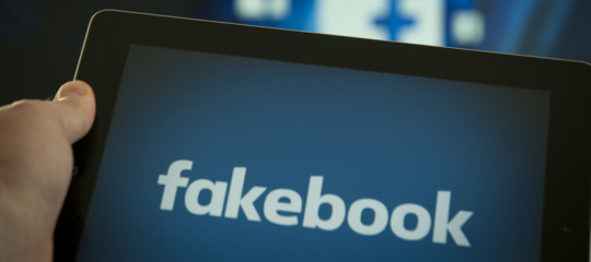 facebook fact checking immagini foto