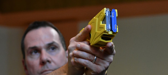 Cosa succede quando si viene colpiti con un Taser
