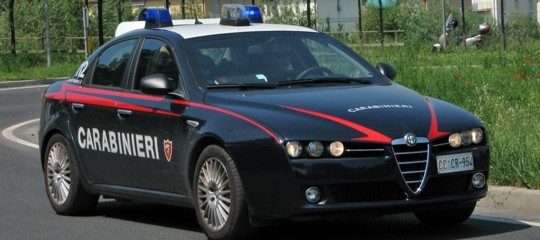 suora aggredisce prete mattone ciociaria