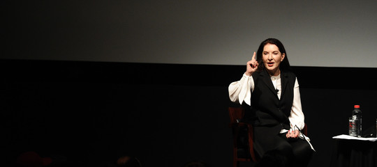 marina abramovic artista aggressione chi e