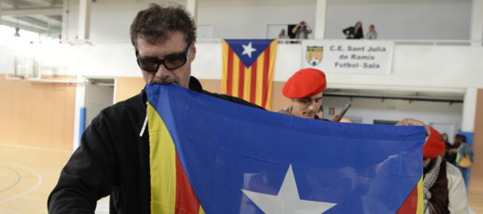 Catalogna: irruzione dei separatisti nella sede della Generalitat a Girona