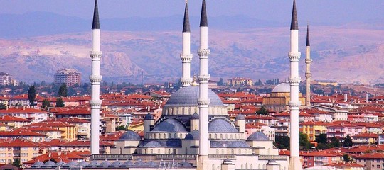 Turchia: pronte undici torri di avvistamento radar contro immigrazione clandestina