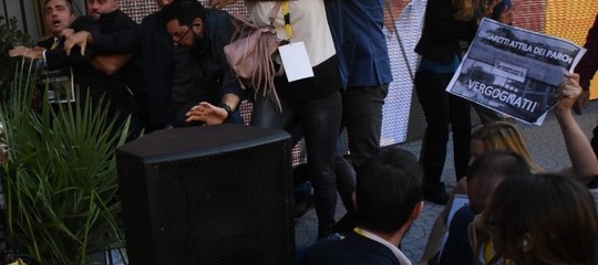 protesta animalisti zingaretti