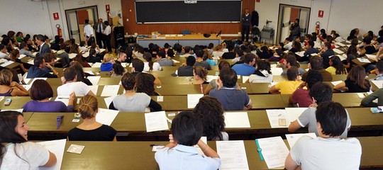 Università: il governo abolisce il numero chiuso a Medicina