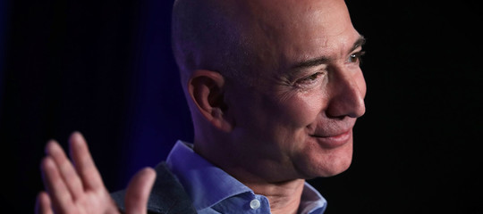 I social ci stanno portando al tribalismo. Parola di Jeff Bezos