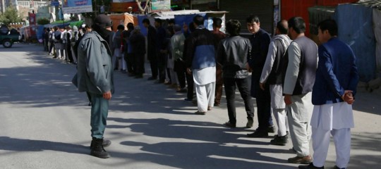 Afghanistan: secondo giorno di voto, ma è paura per attentati