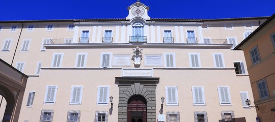 Castel Gandolfo, il paese che ringrazia il Papa per averlo 'messo in ginocchio'