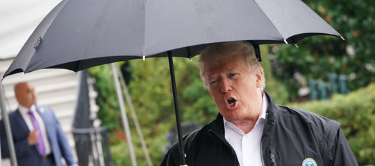 Perché Donald Trump ha tre iPhone e la cosa è un problema serio