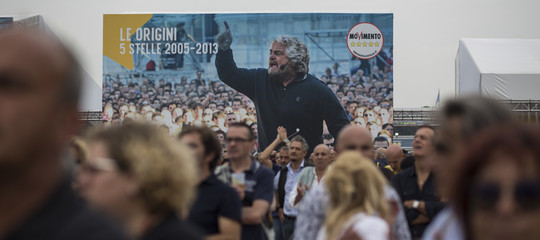 La necessità della piazza per i campioni della politica social