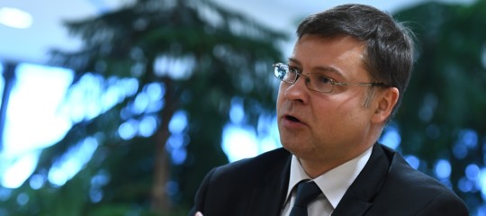 Dombrovskis manovra aggiustamenti