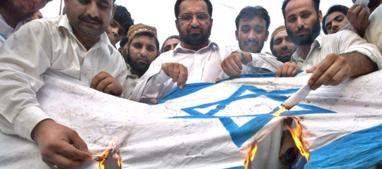 Gli ebrei tedeschi vogliono corsi contro l'antisemitismo per i musulmani