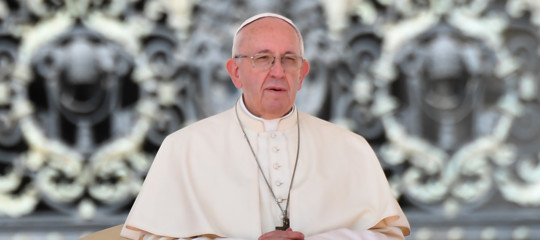 Papa: un appello agli scienziati per favorire il disarmo nucleare