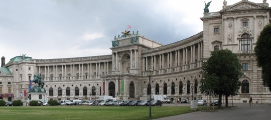 A Vienna abbattono edifici storici per far posto a un grattacielo