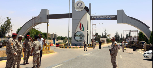 libia scontri tripoli aeroporto
