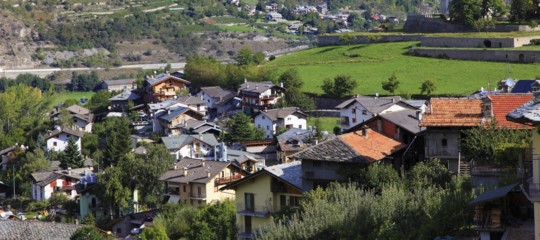 madre uccide figli suicida val d'aosta