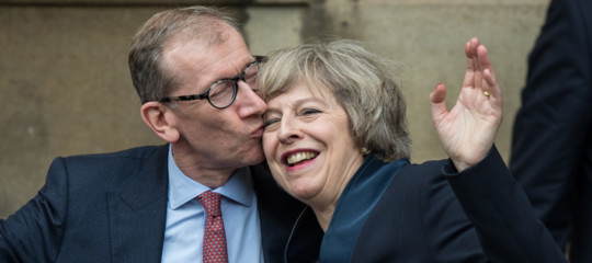 theresa may crisi governo
