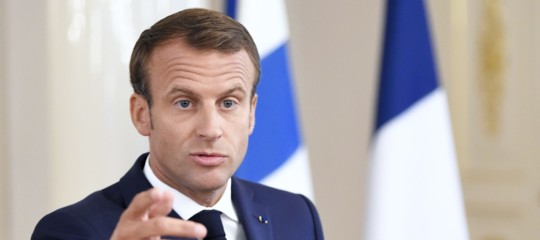 Francia: la popolarità di Macron crolla ai minimi, solo il 25% dei cittadini lo approva